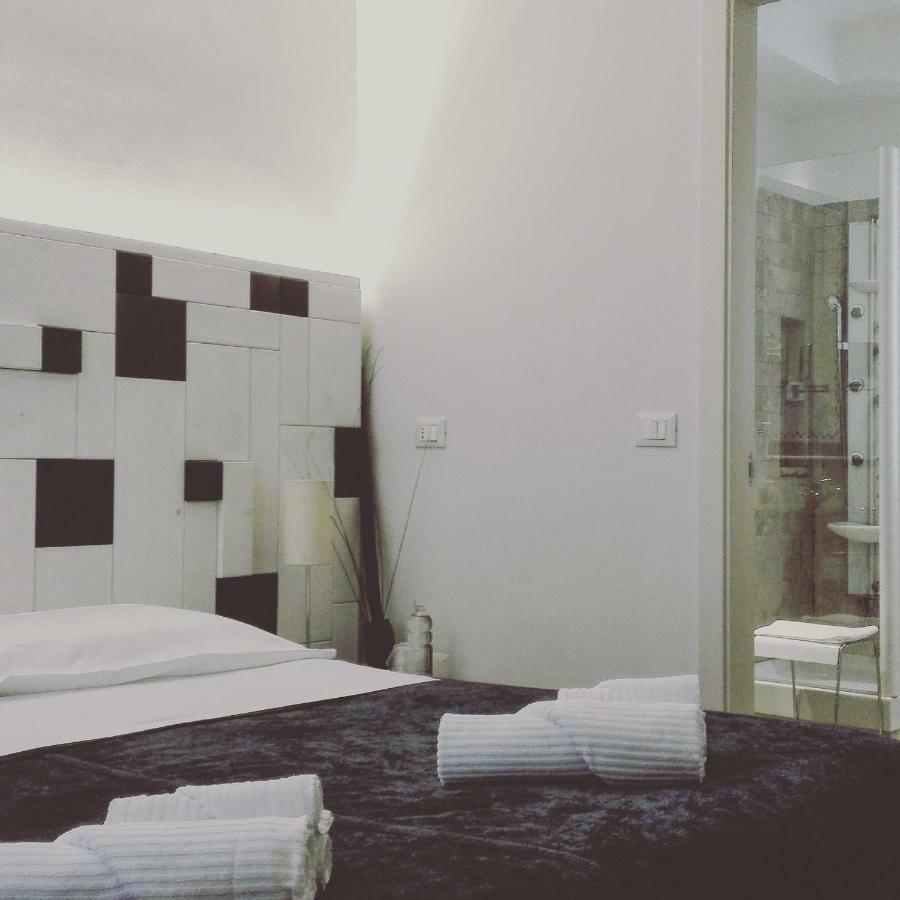 Bed and Breakfast Largo Fileni 7 San Benedetto del Tronto Exterior foto